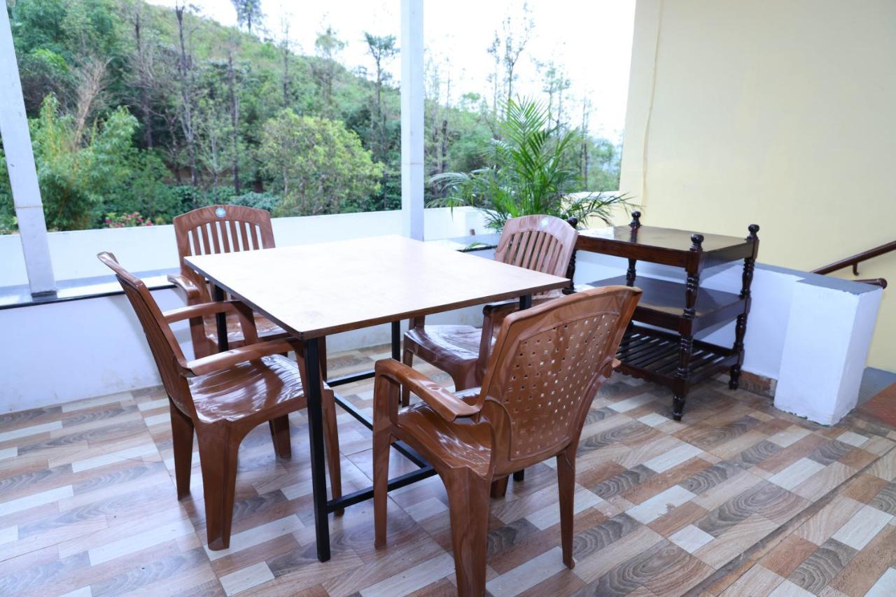 Kollanoor Guest House มาดิเครี ภายนอก รูปภาพ