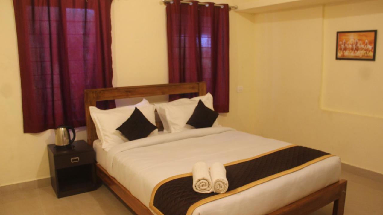 Kollanoor Guest House มาดิเครี ภายนอก รูปภาพ
