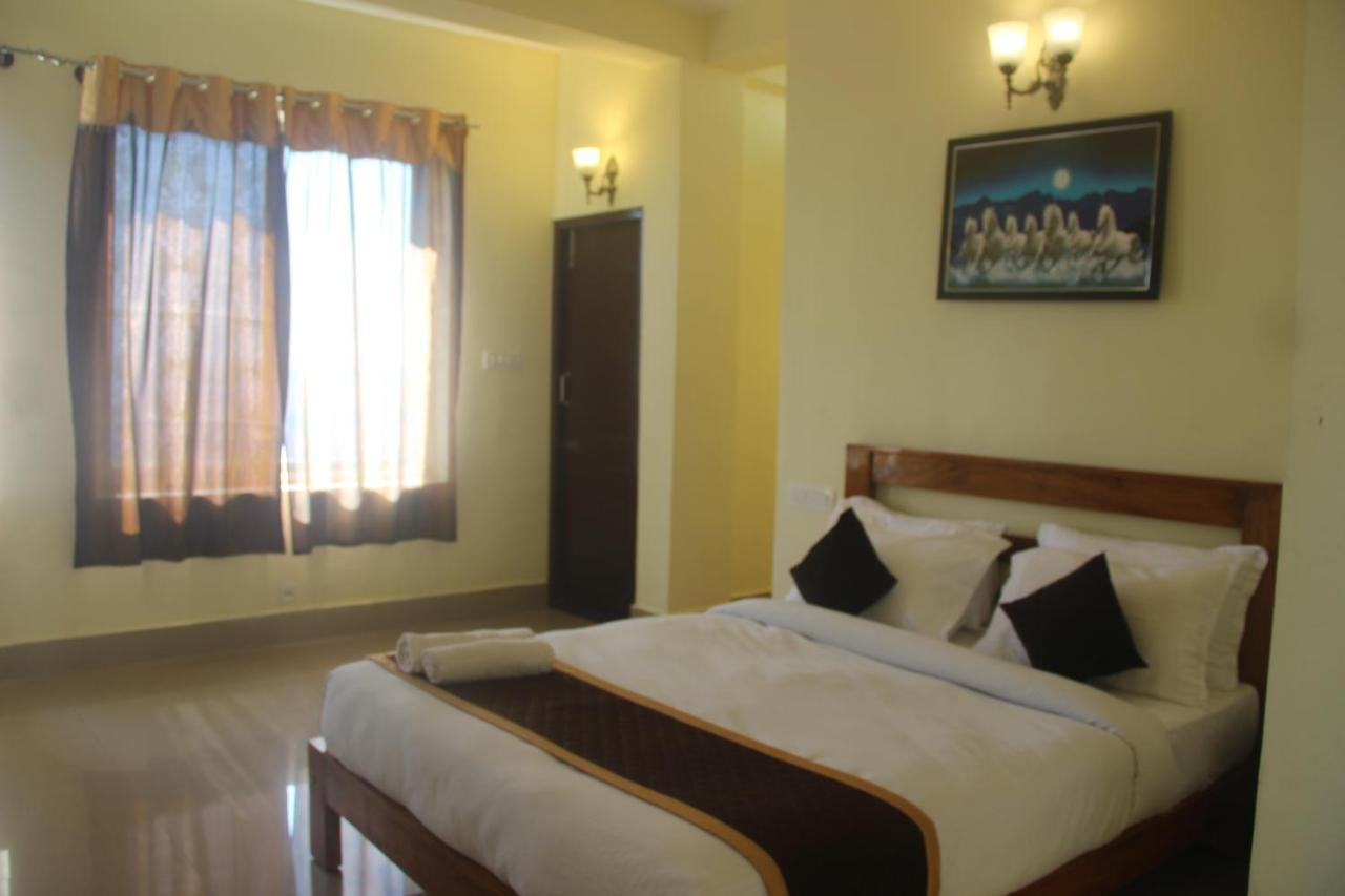 Kollanoor Guest House มาดิเครี ภายนอก รูปภาพ