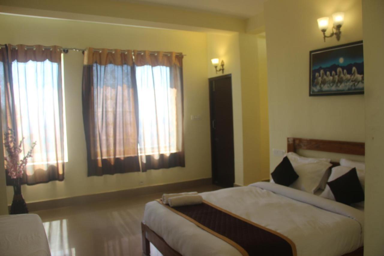 Kollanoor Guest House มาดิเครี ภายนอก รูปภาพ