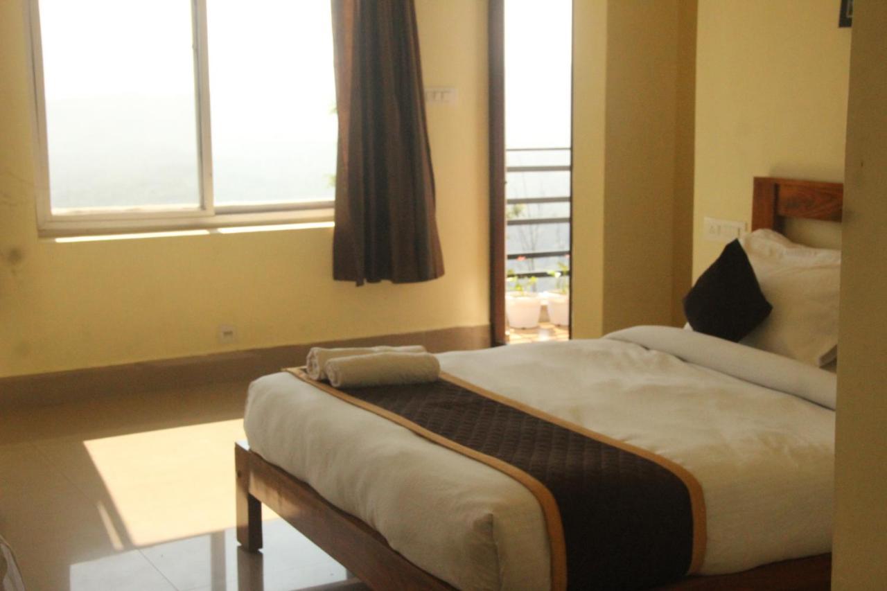 Kollanoor Guest House มาดิเครี ภายนอก รูปภาพ