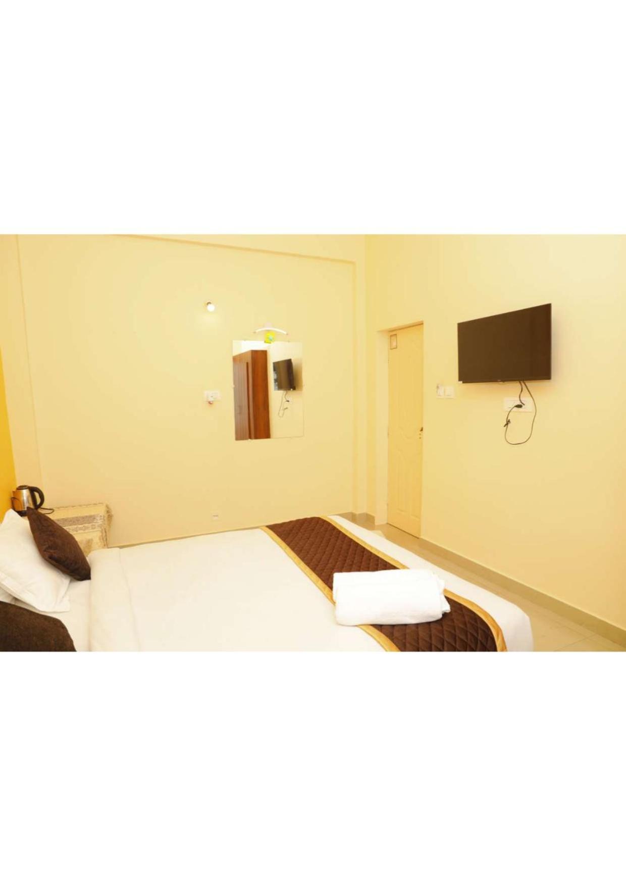 Kollanoor Guest House มาดิเครี ภายนอก รูปภาพ